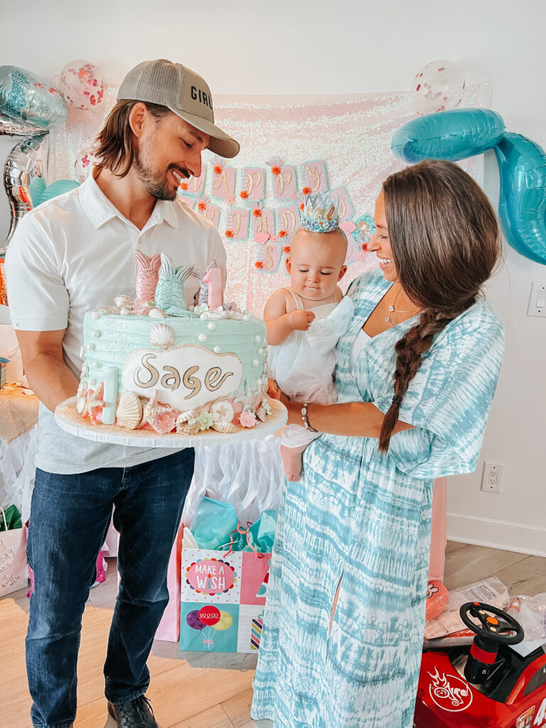 The sweetest first birthday girl theme: ONEder the Sea! 