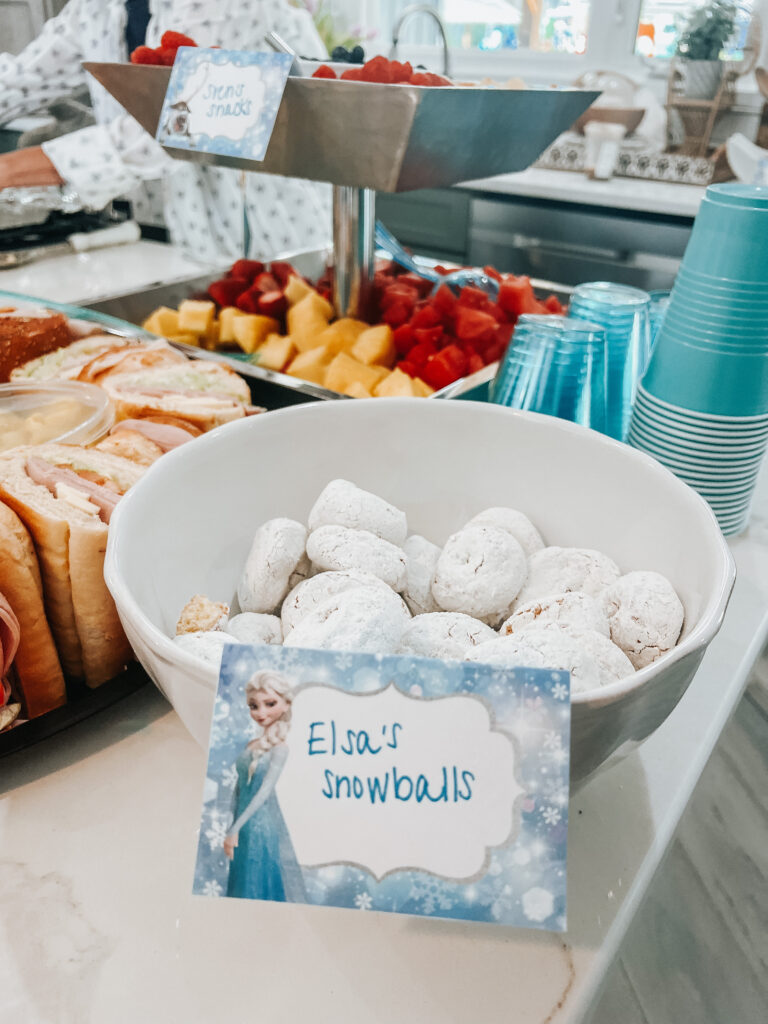 Frozen birthday party snacks 